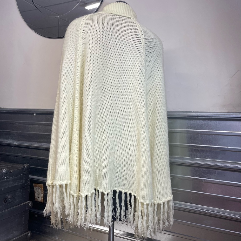 Vintage 1970s Cream Shawl Oversized Sweater Fringe Ivory Button Cardigan - Picture 11 of 12
